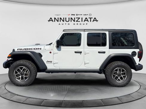 Used 2025 Jeep Wrangler Unlimited Rubicon image 2