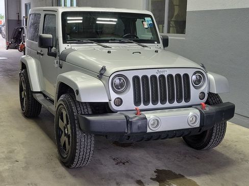 Used 2011 Jeep Wrangler Sahara w/ Connectivity Group AWD/4WD image 8
