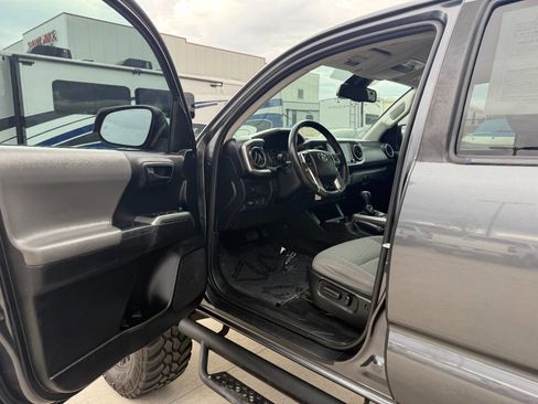 Used 2022 Toyota Tacoma SR5 image 20