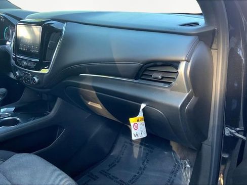 Used 2023 Chevrolet Traverse LT image 19