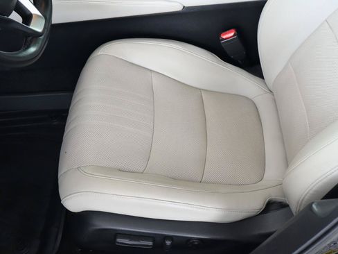 Used 2018 Honda Accord Touring image 13