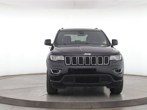 Used 2018 Jeep Grand Cherokee Laredo AWD/4WD image 12
