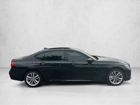 Used 2017 BMW 750i xDrive AWD/4WD image 4