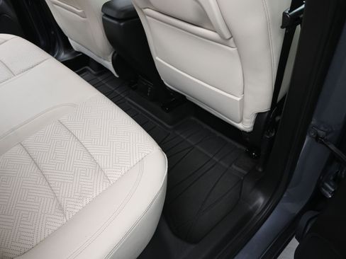 Used 2020 Buick Encore GX Essence image 18