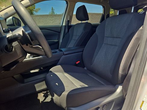 Used 2024 Nissan Rogue SV AWD/4WD image 15