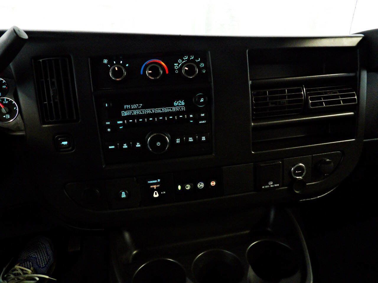 Used 2017 Chevrolet Express 2500 LS RWD image 17