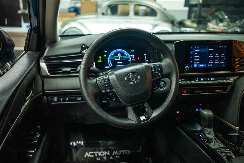 Used 2025 Toyota Camry LE FWD image 15