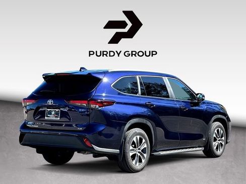 Certified 2025 Toyota Highlander XLE image 8