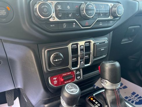 Used 2023 Jeep Wrangler Unlimited Rubicon w/ Cold Weather Group image 22