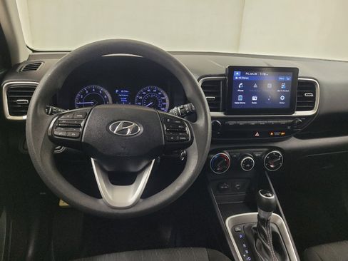 Used 2021 Hyundai Venue SE FWD image 22