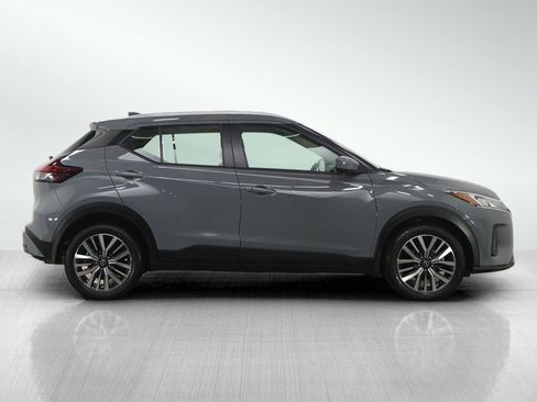 Used 2023 Nissan Kicks SV image 6
