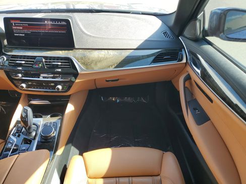 Used 2023 BMW M550i xDrive image 15