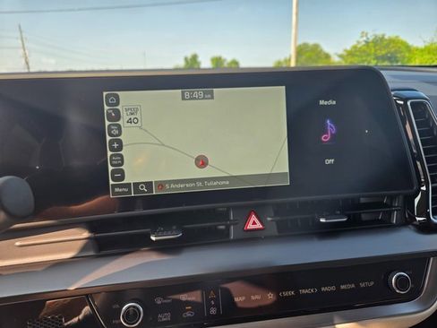 New 2025 Kia Sportage EX image 13