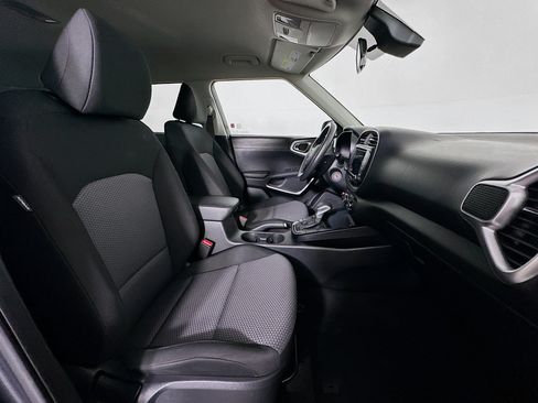 Used 2023 Kia Soul LX FWD image 29