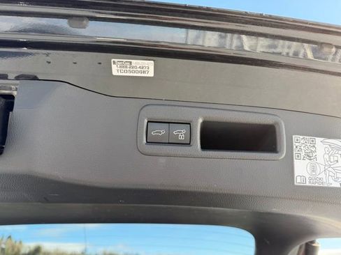 Certified 2023 Toyota Venza Nightshade image 21