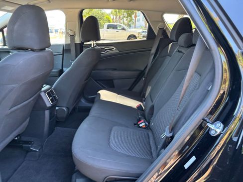 Used 2025 Kia Sportage LX FWD image 25
