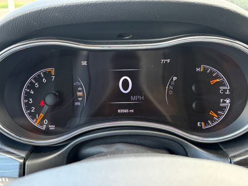 Used 2019 Jeep Grand Cherokee Laredo AWD/4WD image 20