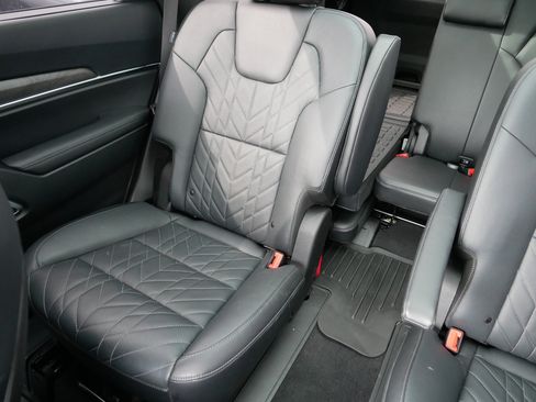 Used 2025 Kia Telluride SX Prestige X-Line image 12