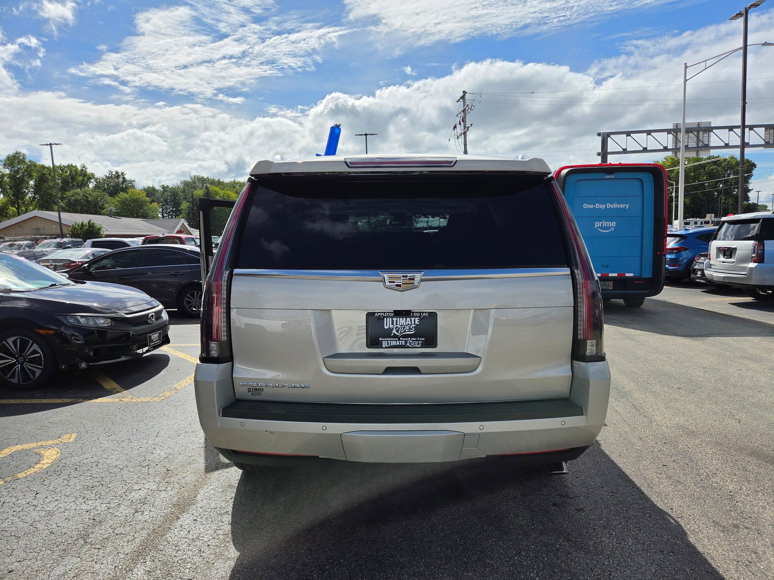 Used 2017 Cadillac Escalade Luxury AWD/4WD image 6