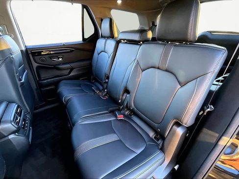 Used 2025 Honda Pilot Touring image 18