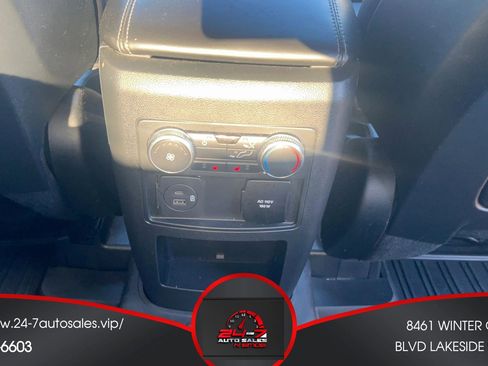 Used 2020 Ford Explorer Limited image 18