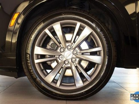 Used 2025 Cadillac XT6 Premium Luxury image 9