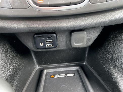 Used 2023 Chevrolet Traverse RS AWD/4WD image 31