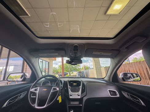 Used 2017 Chevrolet Equinox Premier w/ Enhanced Convenience Package AWD/4WD image 30