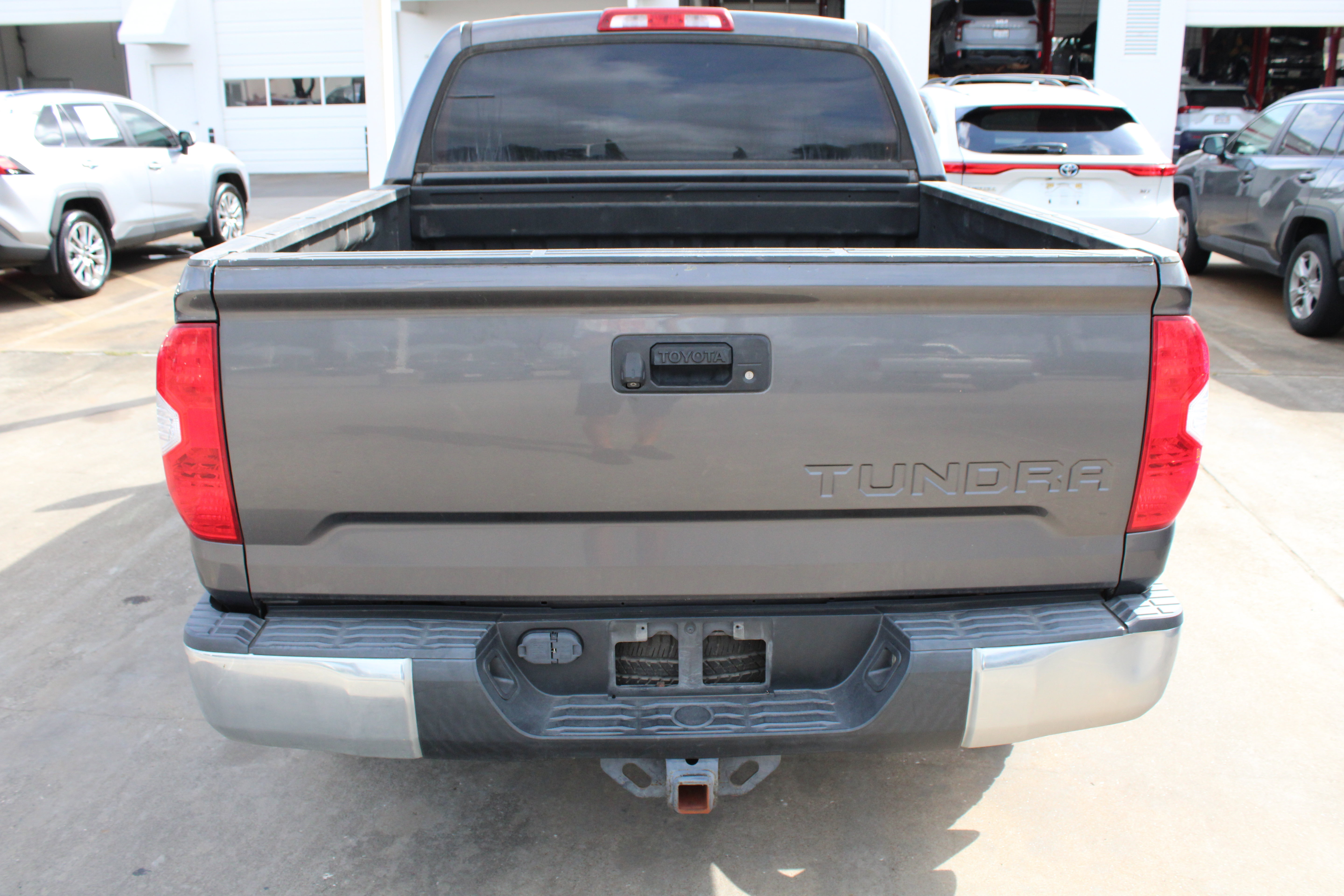 Used 2015 Toyota Tundra SR5 w/ SR5 Upgrade Package RWD image 7