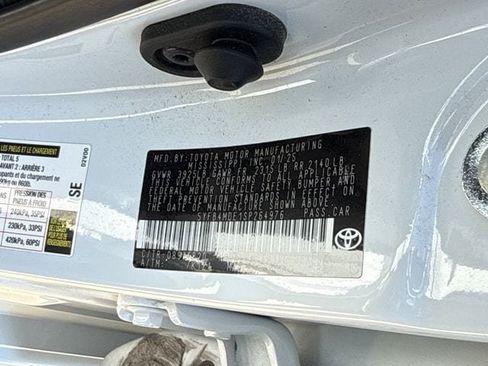 Used 2025 Toyota Corolla LE FWD image 33