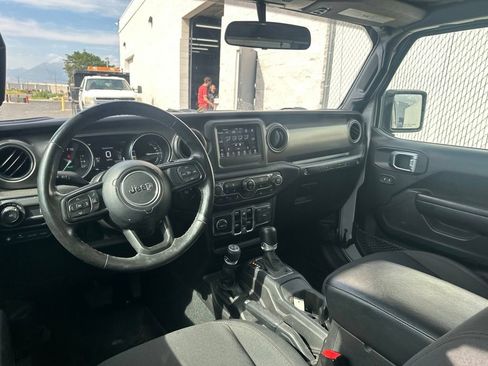Used 2023 Jeep Wrangler Unlimited w/ Cold Weather Group AWD/4WD image 8