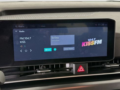 Used 2026 Kia Carnival FWD image 19