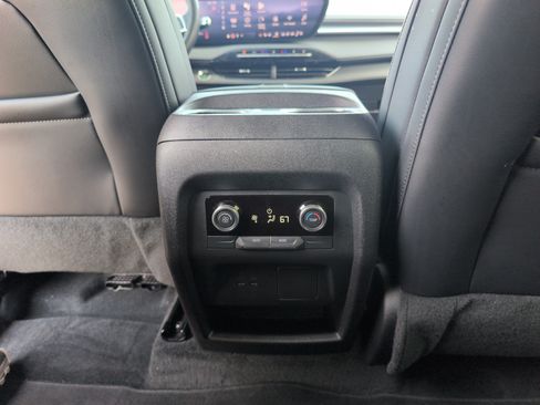 Used 2025 Buick Enclave Sport Touring FWD image 30