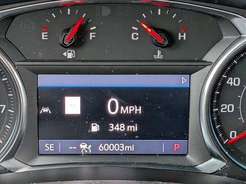 Used 2022 Chevrolet Equinox Premier AWD/4WD image 9