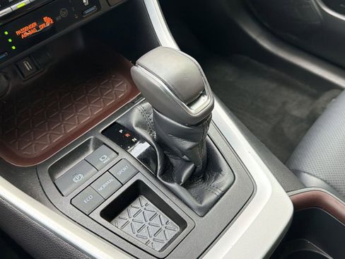 Used 2022 Toyota RAV4 Limited w/ Limited Grade Weather Package FWD image 16