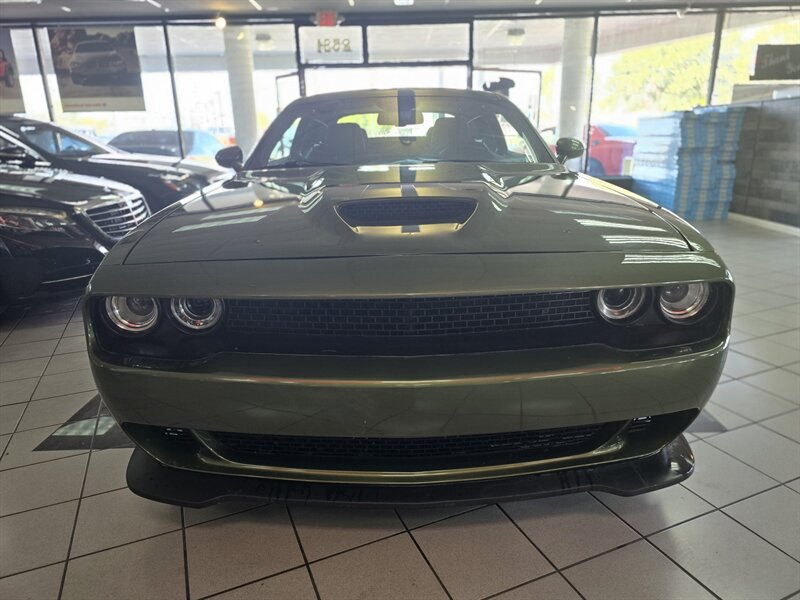 Used 2022 Dodge Challenger R/T w/ Blacktop Package RWD image 2