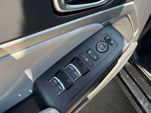 Used 2025 Acura Integra FWD image 16
