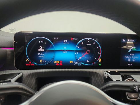 Used 2022 Mercedes-Benz CLA 250 image 12