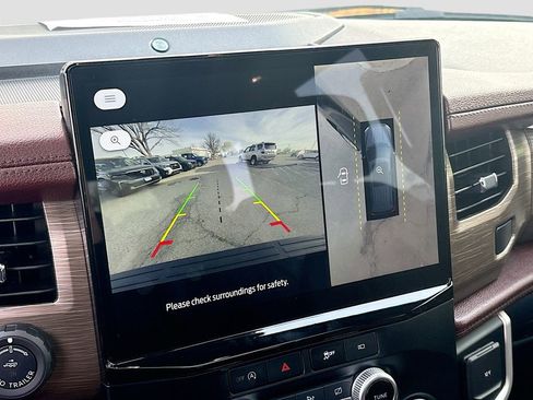 Used 2023 Ford Expedition Limited image 14