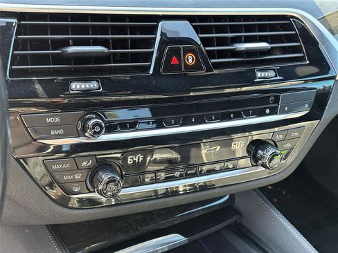 Used 2021 BMW M550i xDrive w/ Executive Package image 26