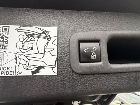 Certified 2023 Toyota Sienna XLE FWD image 27
