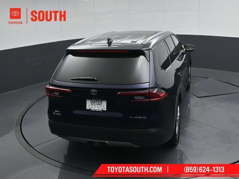 Used 2025 Toyota Grand Highlander AWD image 49