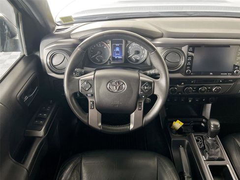 Used 2021 Toyota Tacoma TRD Sport w/ TRD Premium Sport Package AWD/4WD image 23