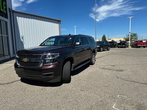 Used 2020 Chevrolet Suburban LT AWD/4WD image 3