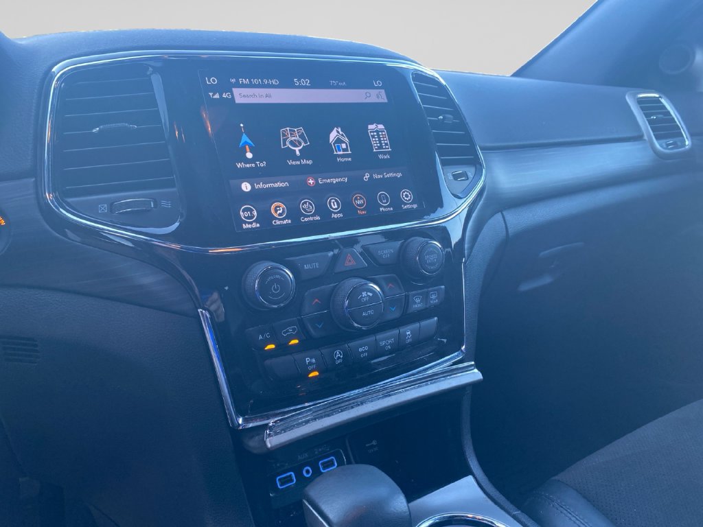 Used 2021 Jeep Grand Cherokee Laredo X AWD/4WD image 23