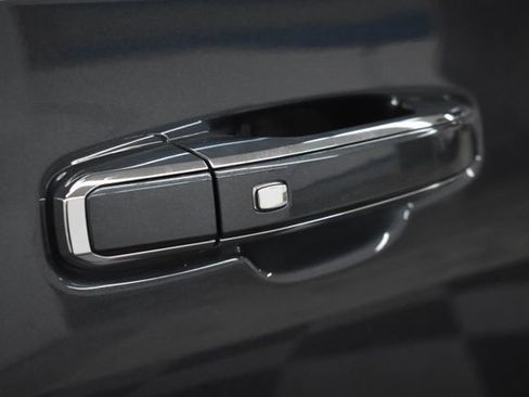 Used 2021 GMC Yukon XL Denali image 9