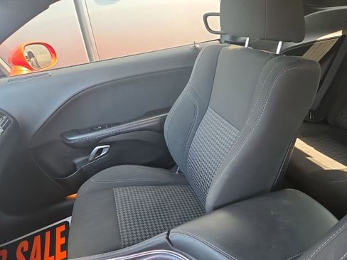 Used 2018 Dodge Challenger SXT RWD image 10