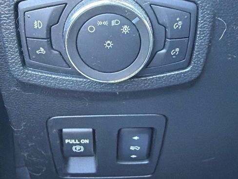 Used 2017 Ford F150 XLT w/ Equipment Group 302A Luxury AWD/4WD image 19