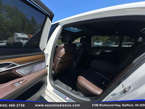 Used 2018 BMW 750i xDrive AWD/4WD image 17