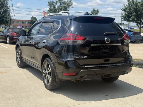 Used 2019 Nissan Rogue SV w/ Premium Package FWD image 5